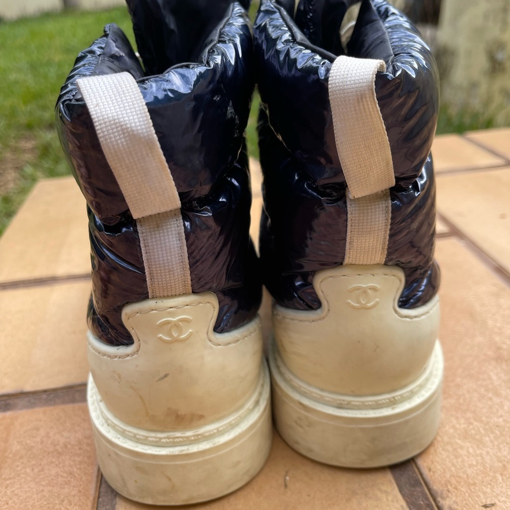 CHANEL Winter Boots US 8 - Picture 3 of 6